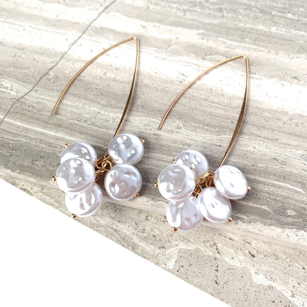 NEW ~ Anthropologie Long Natural Pearl Cluster Earrings